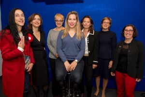 ©Gaël Dupret, France, Boulogne-Billancourt le 11-10-2016 : Média Training chez TF1 pour le concours Femmes en Vue de VoxFemina Photo : Dans le studio : Caroline Lisfranc (fondatrice et présidente de CL Premium, créatrice d'objets de mode), Murièle Roos (fondatrice et éditrice du magazine bi-mensuel FEMME MAJUSCULE), Isabelle Ullern (Doyenne de la FLEPES - Faculté Libre d'Etudes Politiques et en Economie Solidaire), Taïssa Charlier (Coach), Virginie Le Mée (Direction des Risques et du Contrôle Interne chez MACSF et présidente de la Commission « Analyse des Risques » de la Fédération Française de lAssurance), Séverine Herlain (CEO de Vianeo), Clotilde Scemama (Communication chez VoxFemina). In the studio : Caroline Lisfranc (founder and president of CL Premium, designer fashion items), Muriele Roos (founder and editor of the bimonthly magazine FEMME MAJUSCULE), Isabelle Ullern (Dean of the FLEPES - Free Faculty of Political Studies and Solidarity Economy), Taïssa Charlier (Coach), Virginie Le Mee (Internal Control and Risk Directorate at MACSF and President of the Commission "Risk Analysis" of the Fédération Française de lAssurance), Séverine Herlain (CEO of Vianeo), Clotilde Scemama (Communication at VoxFemina).