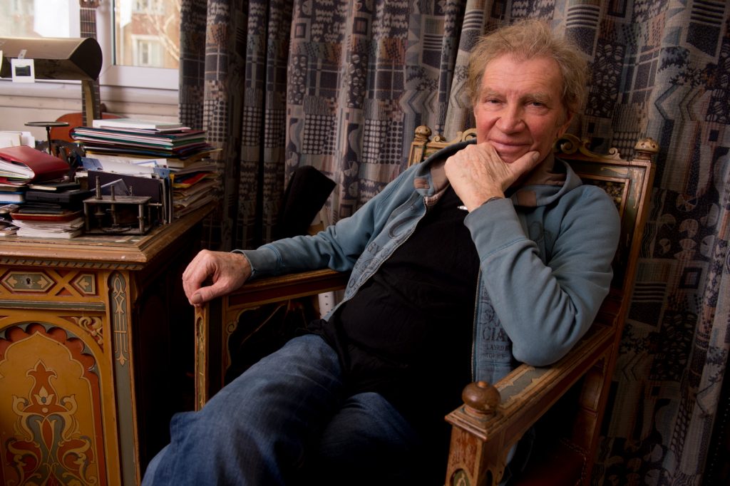 ©Gaël Dupret, France, Paris le 18-01-2017 : Portrait de Dirigeant Photo : Claude Quenault, ancient communicant pour le Parti Socialiste. Il a notamment travaillé pour Michel Rocard, Roger Bambuck et Alain Calmat. Il a mis en place les projets "Cap sur lAvenir" et "Un train pour la paix" ainsi que la nouvelle confédération des MJC - Maison des Jeunes et de la Culture. Claude Quenault, former communicator for the Socialist Party. He has worked for Michel Rocard, Roger Bambuck and Alain Calmat. It has implemented projects "Moving Forward" and "A train for peace" and the new confederation of MJC - House of Youth and Culture. Claude Quenault, former communicator for the Socialist Party. He has worked for Michel Rocard, Roger Bambuck and Alain Calmat. It has implemented projects "Moving Forward" and "A train for peace" and the new confederation of MJC - House of Youth and Culture.