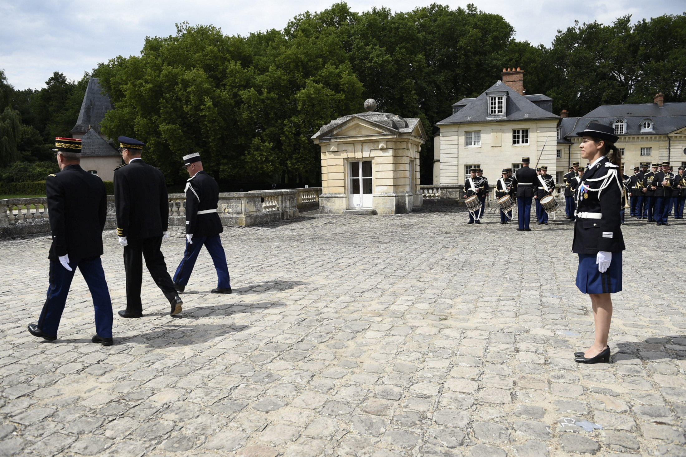 Cérémonie de passation de commandement de l'unité de Gendarmerie départementale de l'Essonne prise par la colonelle Karine LEJEUNE