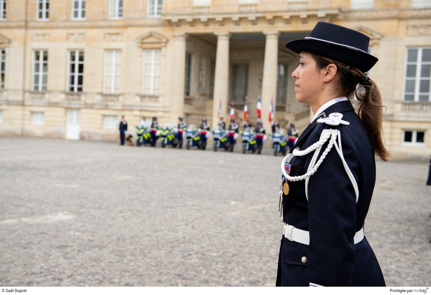 Cérémonie de pasation de commandement de l'unité de Gendarmerie départementale de l'Essonne prise par la colonelle Karine LEJEUNE