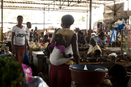 24 - Au marché