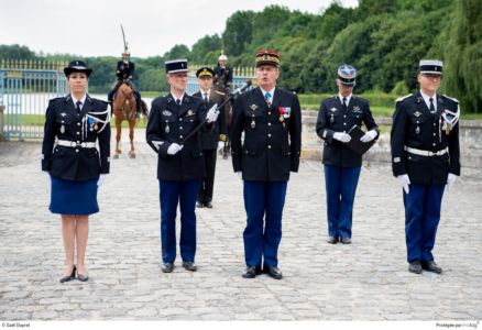 Cérémonie de pasation de commandement de l'unité de Gendarmerie départementale de l'Essonne prise par la colonelle Karine LEJEUNE